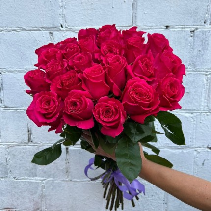 Букет из розовых роз с доставкой  в Зеленограде
